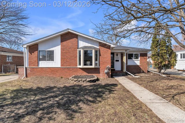 19261 Osmus Street, Livonia, MI 48152