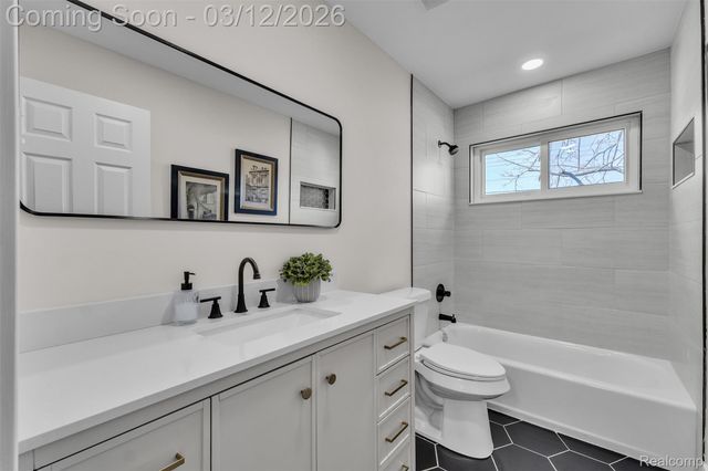 19261 Osmus Street, Livonia, MI 48152