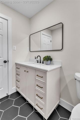 19261 Osmus Street, Livonia, MI 48152