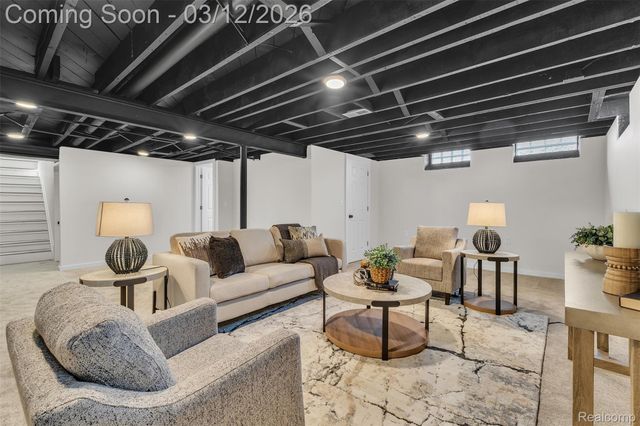 19261 Osmus Street, Livonia, MI 48152