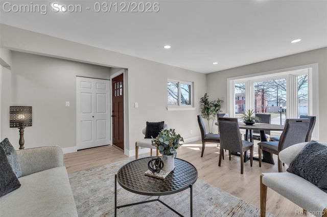 19261 Osmus Street, Livonia, MI 48152