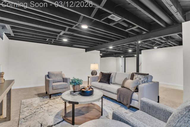 19261 Osmus Street, Livonia, MI 48152