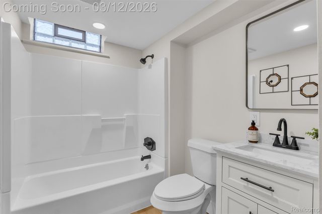 19261 Osmus Street, Livonia, MI 48152