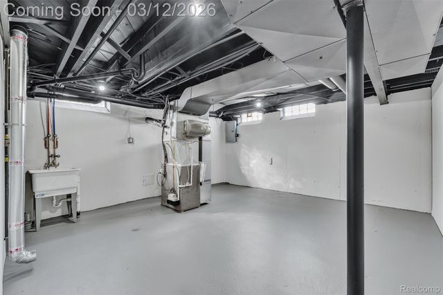 19261 Osmus Street, Livonia, MI 48152