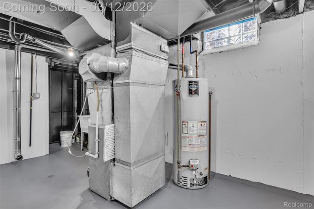 19261 Osmus Street, Livonia, MI 48152