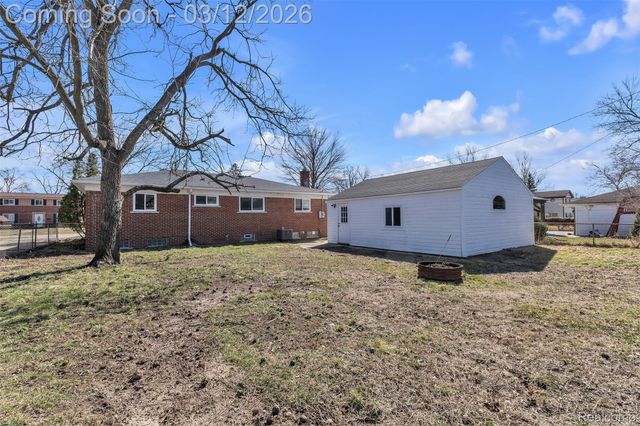 19261 Osmus Street, Livonia, MI 48152