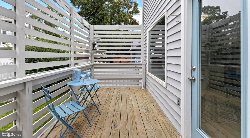 1231 SHORE DR, Edgewater, MD 21037