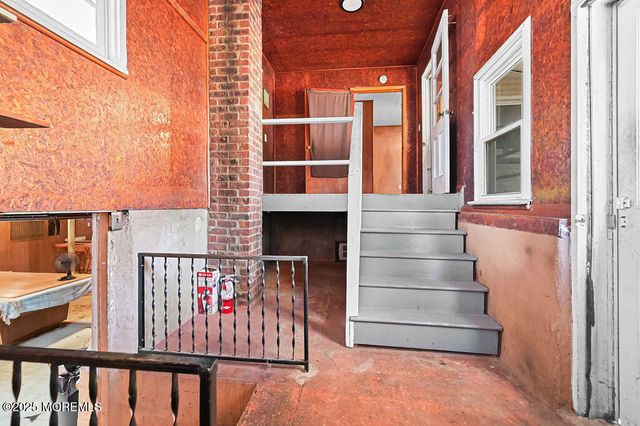 108 W Concourse, Keyport, NJ 07735