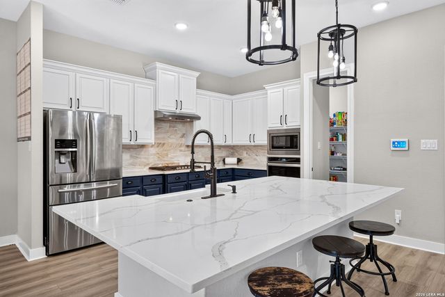 183 Lantana Path, Castroville, TX 78009