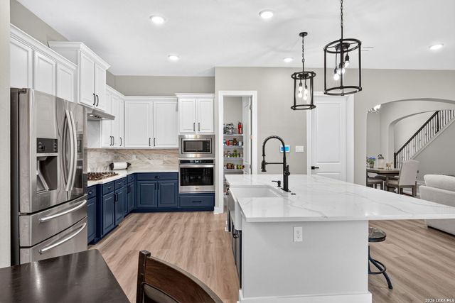 183 Lantana Path, Castroville, TX 78009