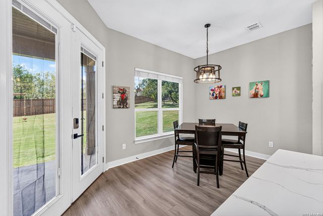 183 Lantana Path, Castroville, TX 78009