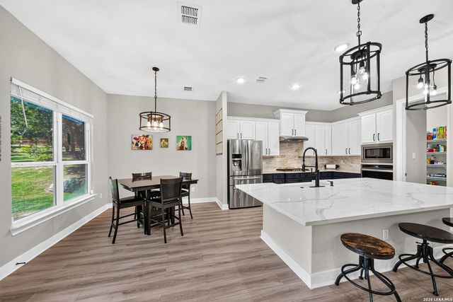 183 Lantana Path, Castroville, TX 78009