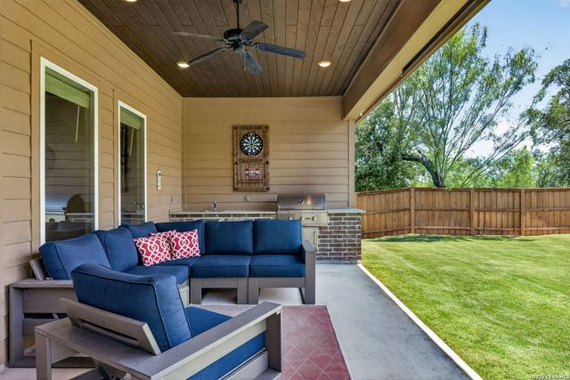 183 Lantana Path, Castroville, TX 78009