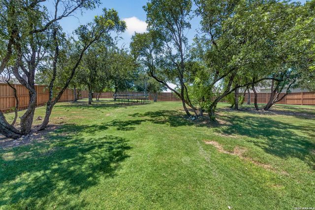 183 Lantana Path, Castroville, TX 78009