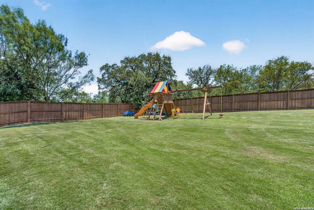 183 Lantana Path, Castroville, TX 78009