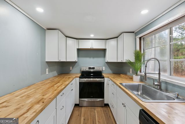 1223 White Drive NE, Townsend, GA 31331