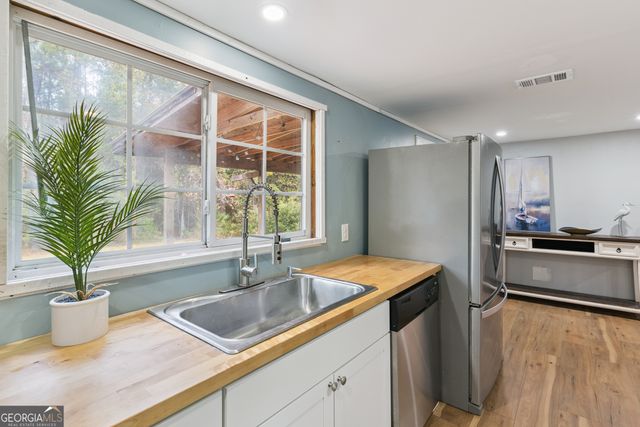 1223 White Drive NE, Townsend, GA 31331