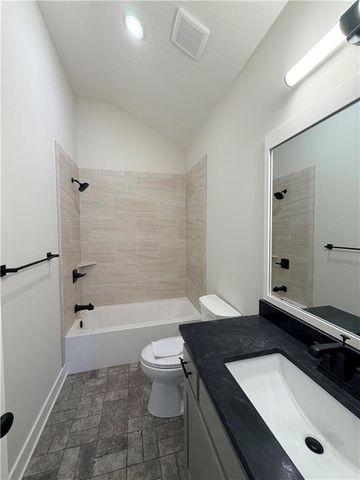 13735 NW 70th Street, Parkville, MO 64152