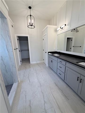 13735 NW 70th Street, Parkville, MO 64152