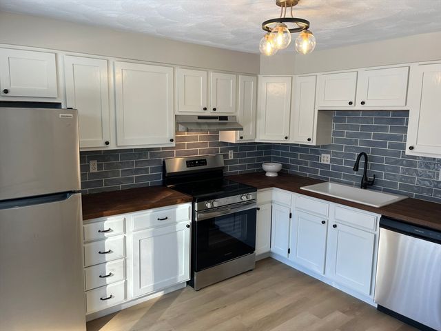 305 Burlingame Rd, Palmer, MA 01069