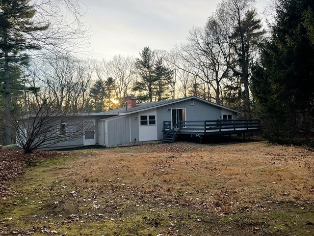 305 Burlingame Rd, Palmer, MA 01069