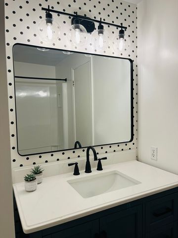 305 Burlingame Rd, Palmer, MA 01069