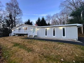 305 Burlingame Rd, Palmer, MA 01069