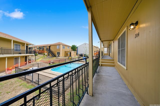 911 Vance Jackson Rd Apt 204, San Antonio, TX 78201