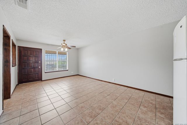 911 Vance Jackson Rd Apt 204, San Antonio, TX 78201