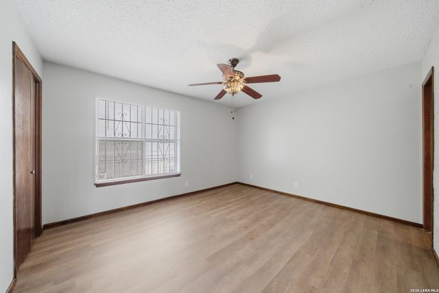 911 Vance Jackson Rd Apt 204, San Antonio, TX 78201