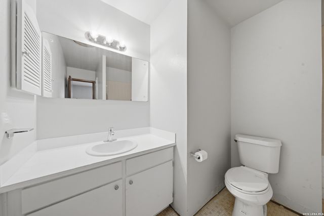 911 Vance Jackson Rd Apt 204, San Antonio, TX 78201