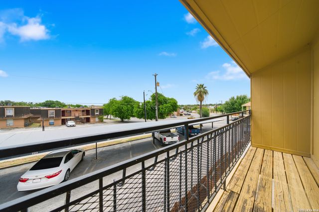 911 Vance Jackson Rd Apt 204, San Antonio, TX 78201