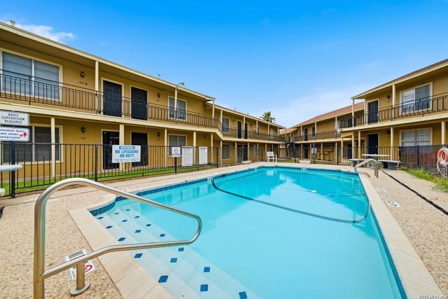 911 Vance Jackson Rd Apt 204, San Antonio, TX 78201