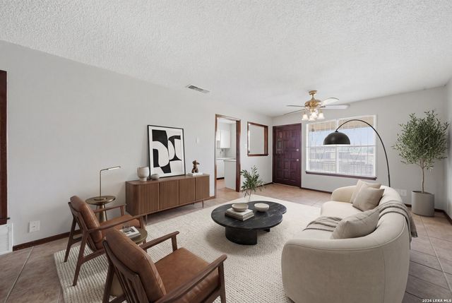 911 Vance Jackson Rd Apt 204, San Antonio, TX 78201