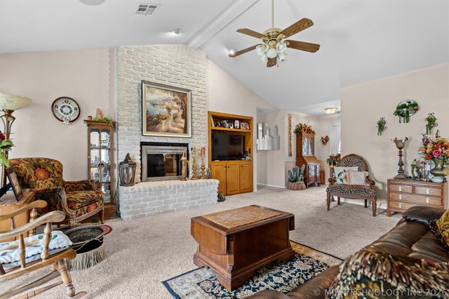 1915 6th NW, Ardmore, OK 73401