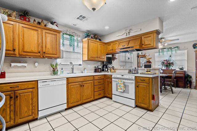 1915 6th NW, Ardmore, OK 73401