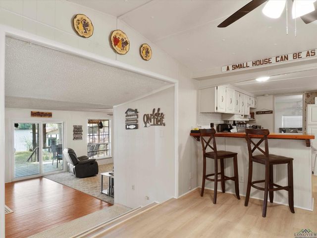 3065 E Lake, Gladewater, TX 75647