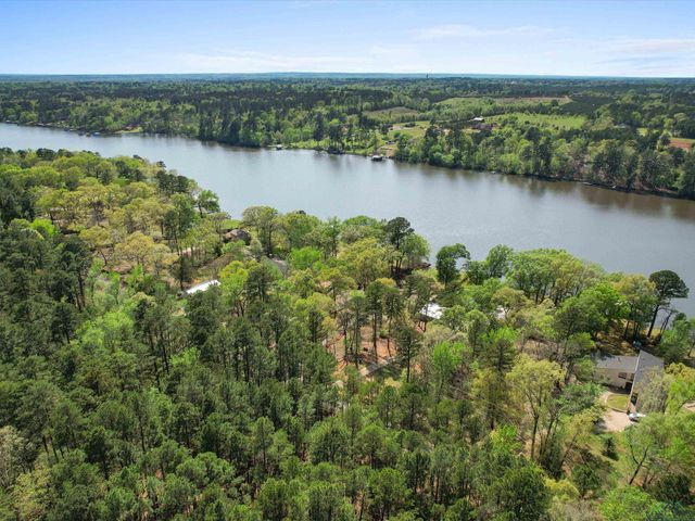 3065 E Lake, Gladewater, TX 75647