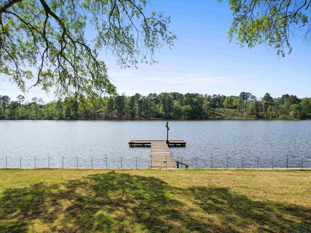 3065 E Lake, Gladewater, TX 75647