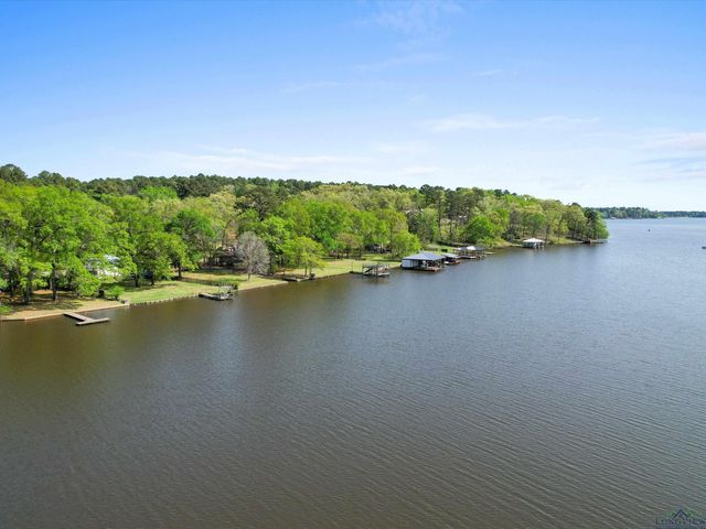 3065 E Lake, Gladewater, TX 75647