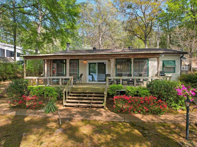 3065 E Lake, Gladewater, TX 75647