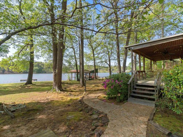 3065 E Lake, Gladewater, TX 75647