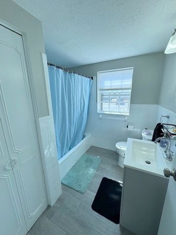 149 Lake Shore Rd 2, Boston, MA 02135