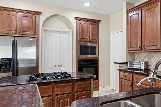 9722 Blue Cruls Way, Spring, TX 77379