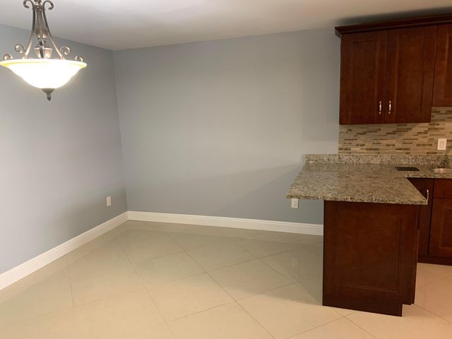 125 Lake Nancy Drive 241, West Palm Beach, FL 33411