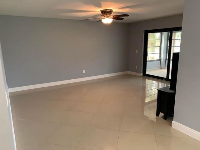 125 Lake Nancy Drive 241, West Palm Beach, FL 33411