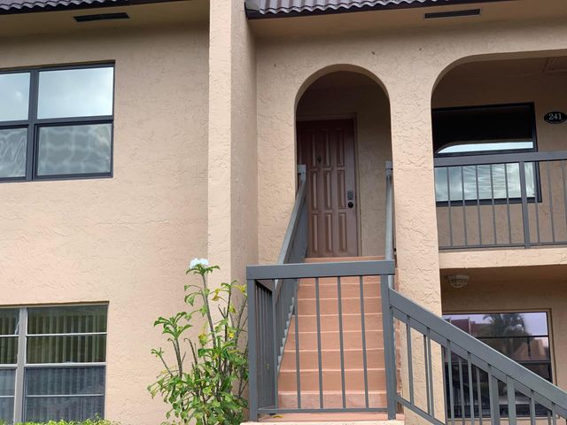 125 Lake Nancy Drive 241, West Palm Beach, FL 33411