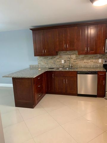 125 Lake Nancy Drive 241, West Palm Beach, FL 33411