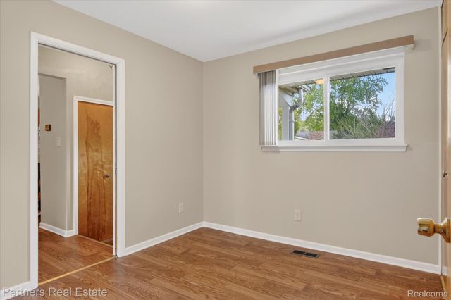 14582 Blue Skies Street, Livonia, MI 48154