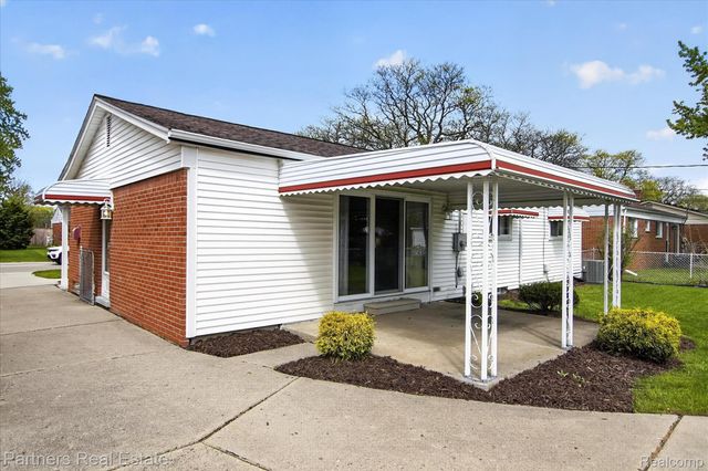 14582 Blue Skies Street, Livonia, MI 48154